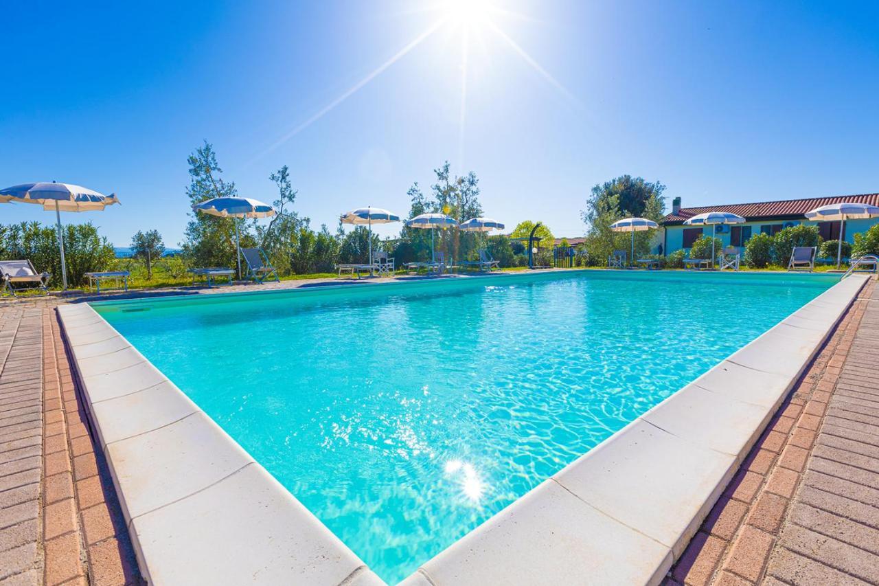 Hotel Glamping Gli Etruschi Piombino Exterior foto
