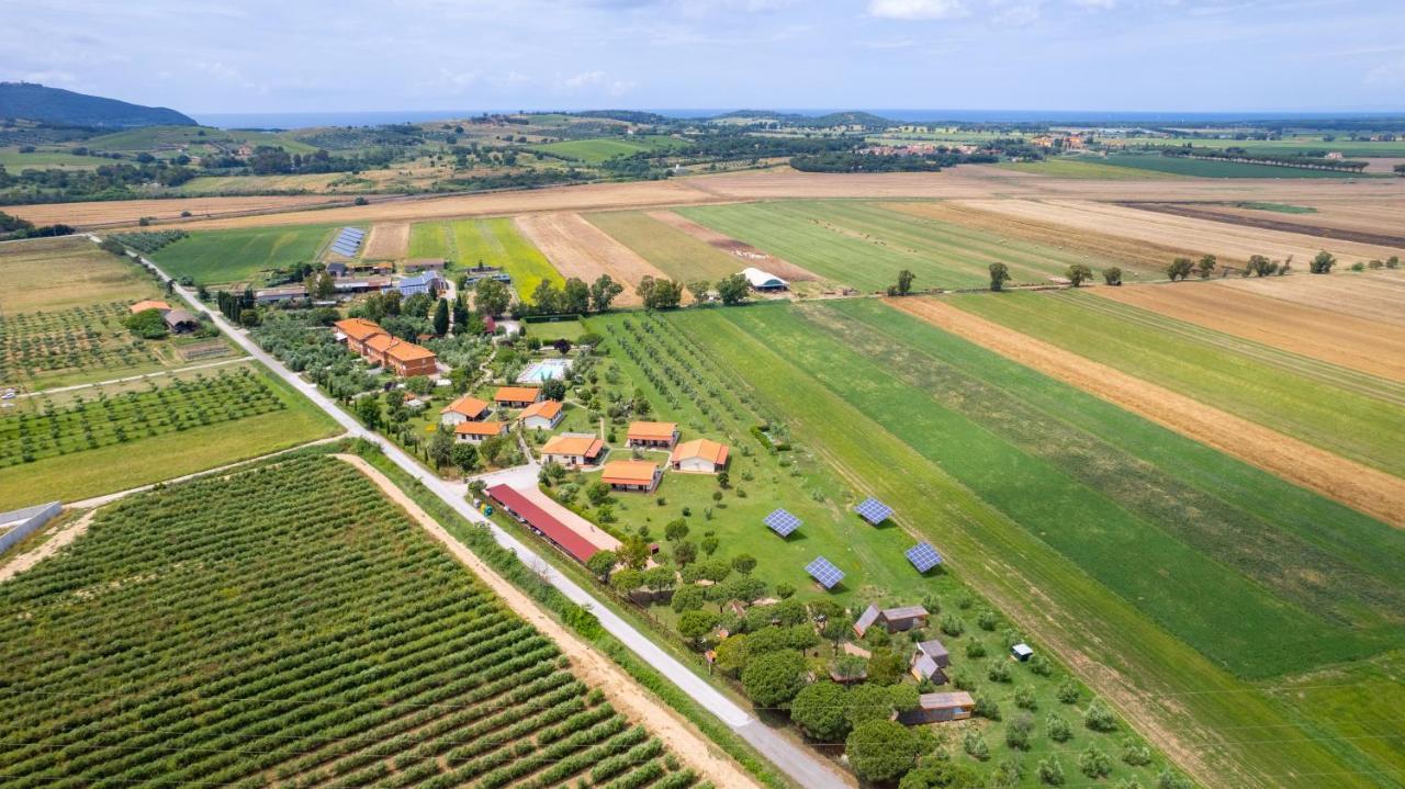 Hotel Glamping Gli Etruschi Piombino Exterior foto