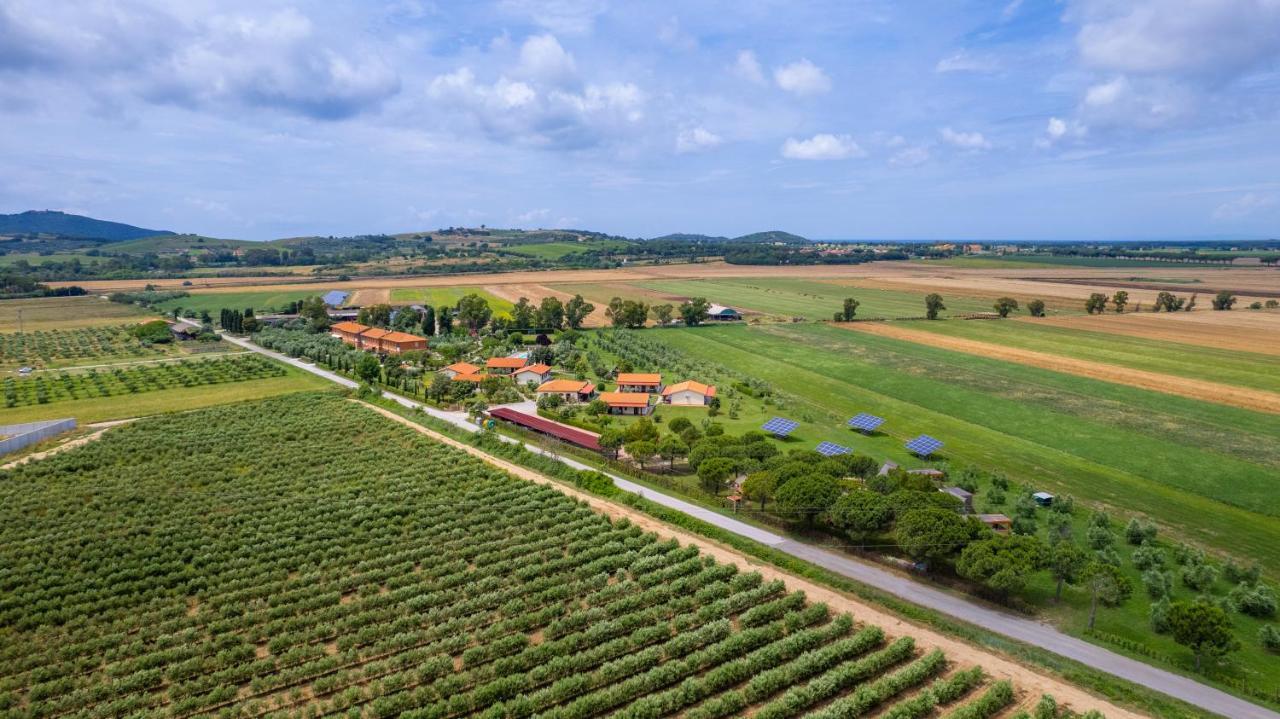 Hotel Glamping Gli Etruschi Piombino Exterior foto